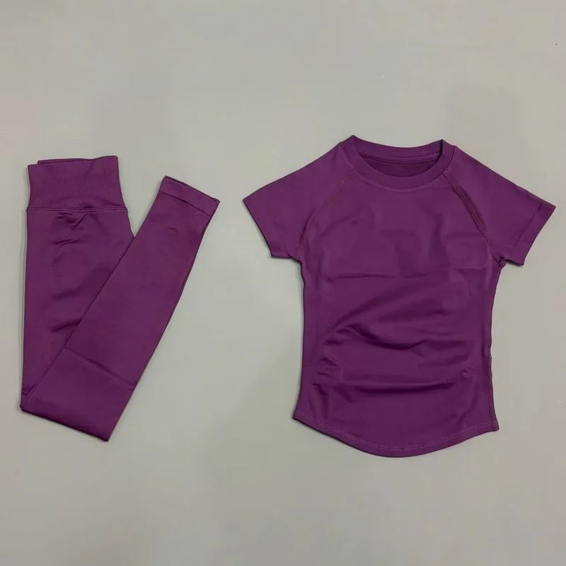 Conjunto deportivo de 2 piezas para mujer: camiseta de manga corta sin costuras y leggings deportivos con efecto realce de glúteos.