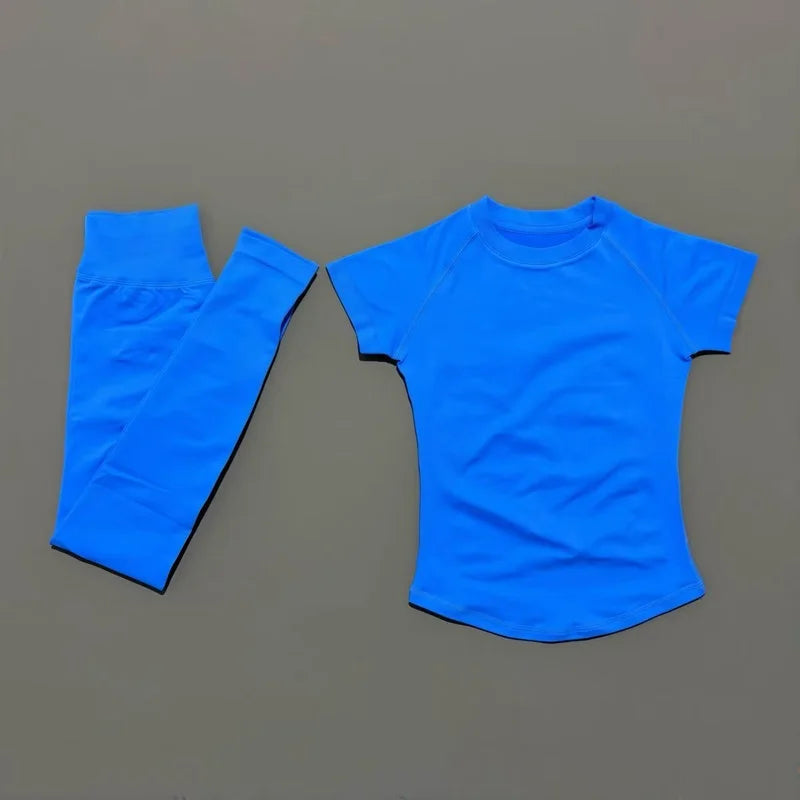 Conjunto deportivo de 2 piezas para mujer: camiseta de manga corta sin costuras y leggings deportivos con efecto realce de glúteos.