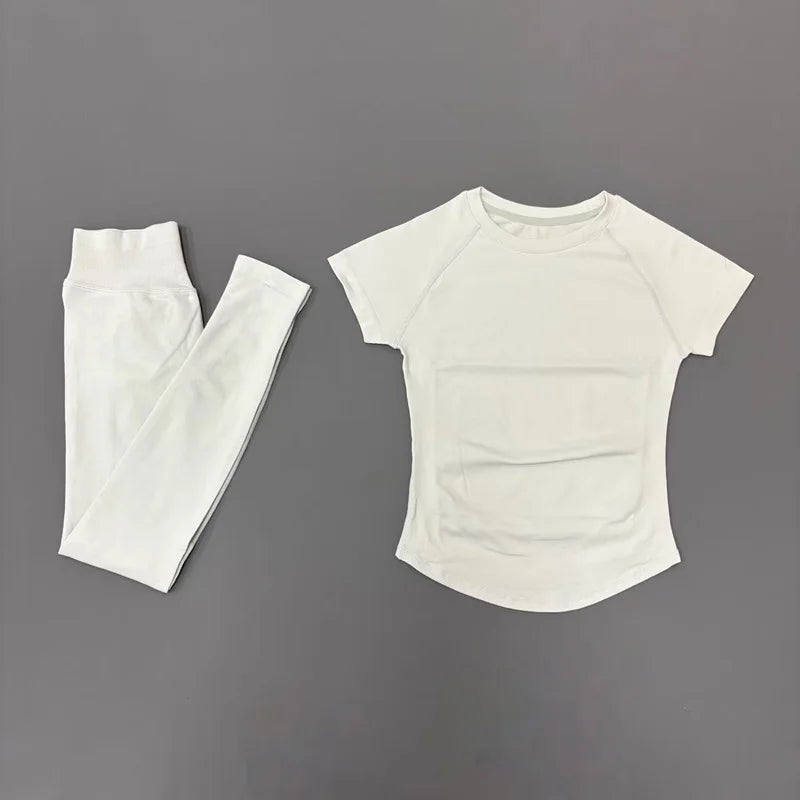 Conjunto deportivo de 2 piezas para mujer: camiseta de manga corta sin costuras y leggings deportivos con efecto realce de glúteos.